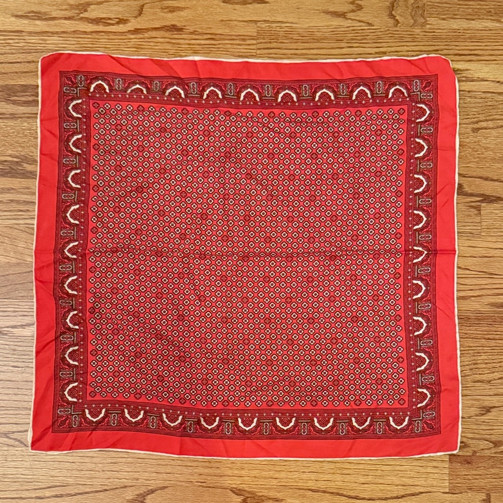 Silk/satin tie
